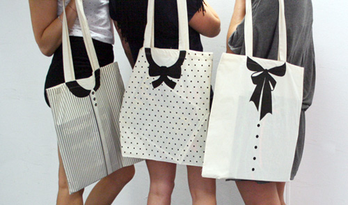 I heart canvas totes!