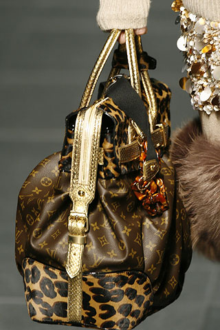 Louis Vuitton Fall 2006 Handbags - www.bagsaleusa.com