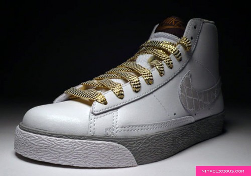 blazer-wmns-croc-gold-wht-2.jpg