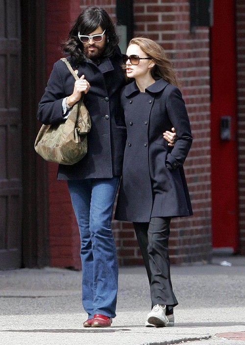 65409_celeb-cityorg_natalie_portman_out_and_about_in_west_village__08_123_1063lo.jpg