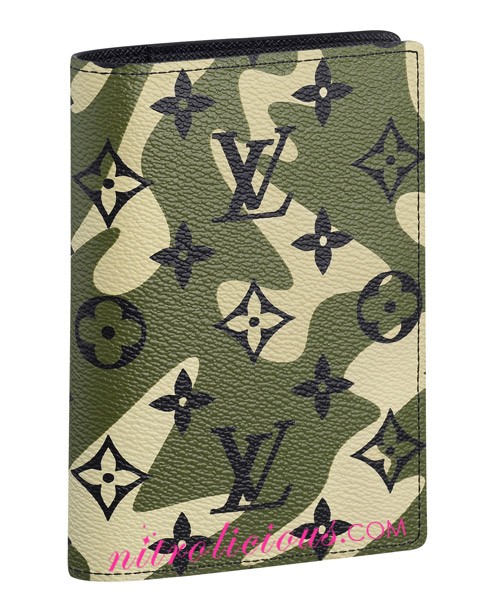 Louis Vuitton Takashi Murakami Monogramouflage Passport Cover –  eightonethree.