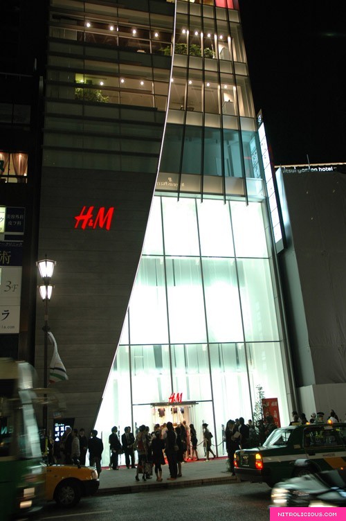 Autonomie Pijl Rentmeester H&M Ginza, Japan Store Opening - September 13, 2008 - nitrolicious.com