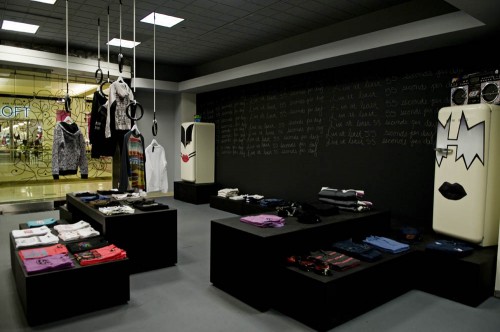 55dsl-pop-up-shop-09.jpg