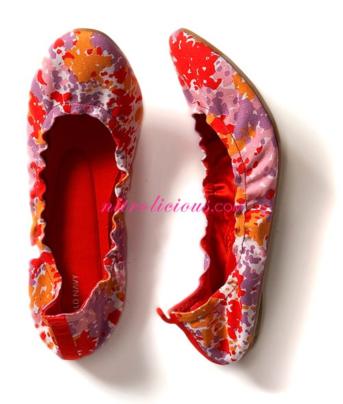 on_w_floral_flats_3.jpg