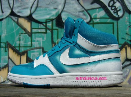 nike-spraypaint-court-force-turq-1