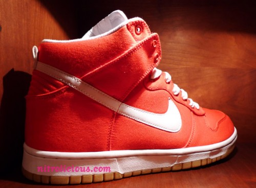 nike-womens-dunk-high-challenge-red-04