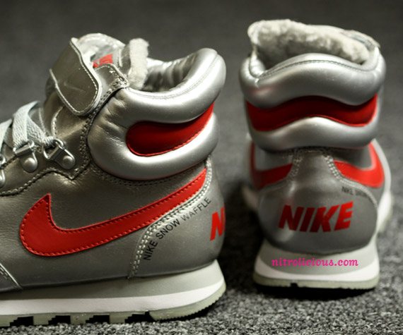 nike-snow-waffle-silver-red-02