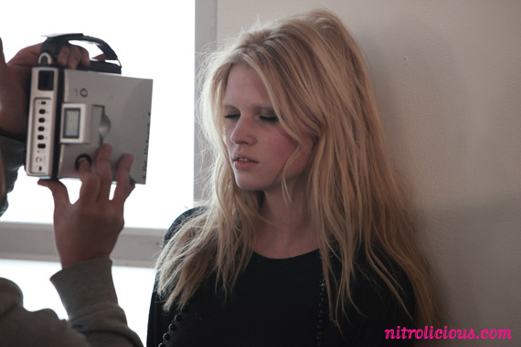 lara-stone-louis-vuitton-behind-the-scenes-02