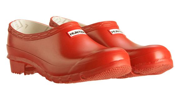 hunter-red-clogs