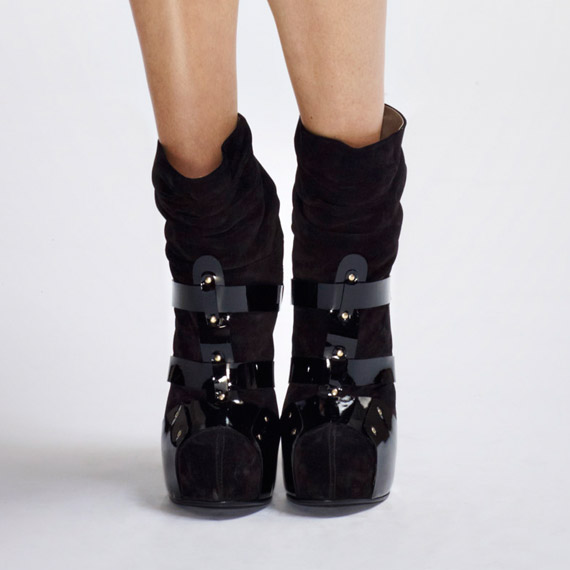 versace-pre-fall-2010-shoes-04