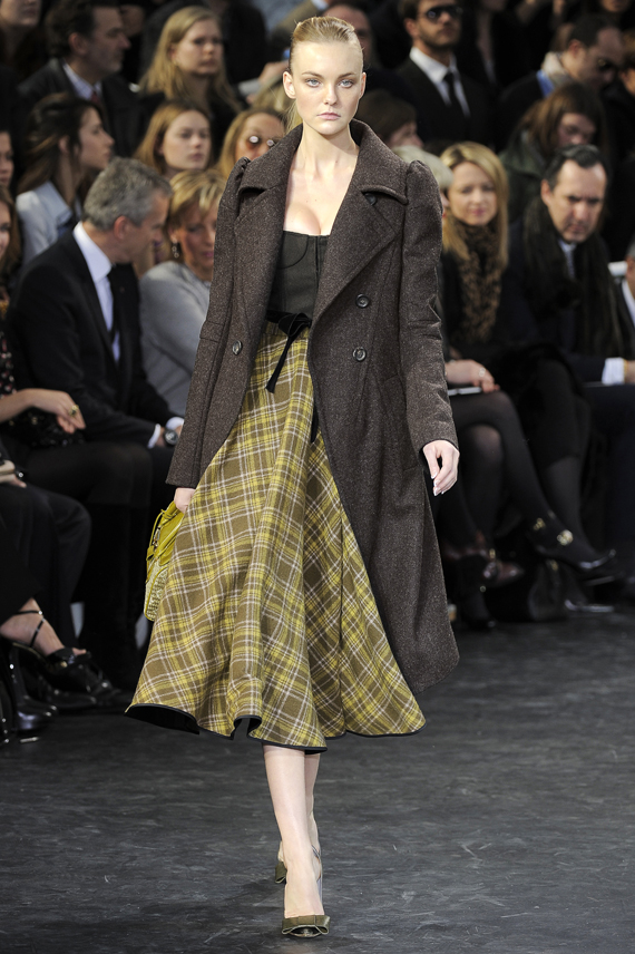 Louis Vuitton Fall 2010 Collection + Celebrities