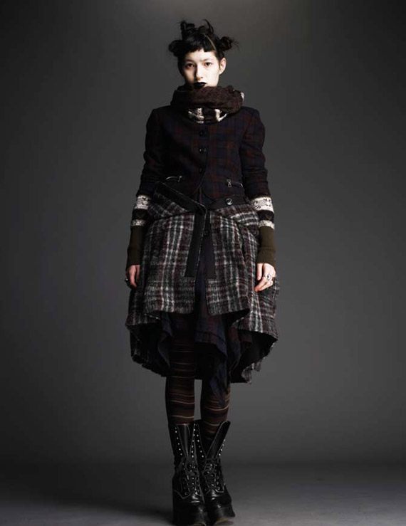 McQ by Alexander McQueen Fall 2010 Lookbook - Page 3 of 4 ...