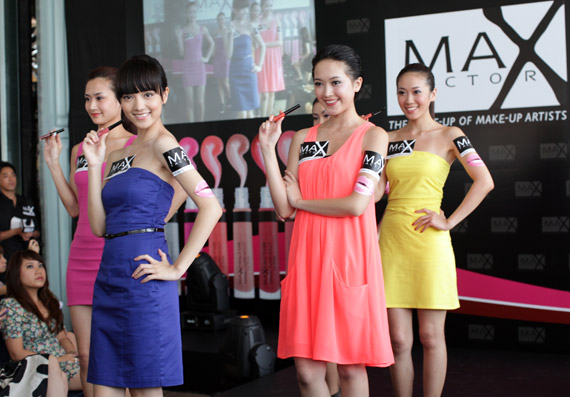 MAX FACTOR Vibrant Curve Effect Lip Gloss Event in Hong Kong