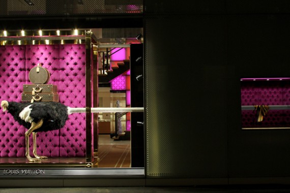 Louis Vuitton window display nov 2009