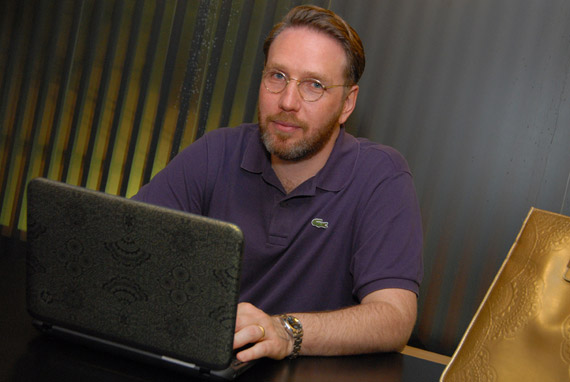 Alexandre Herchcovitch x HP Pavilion dm1