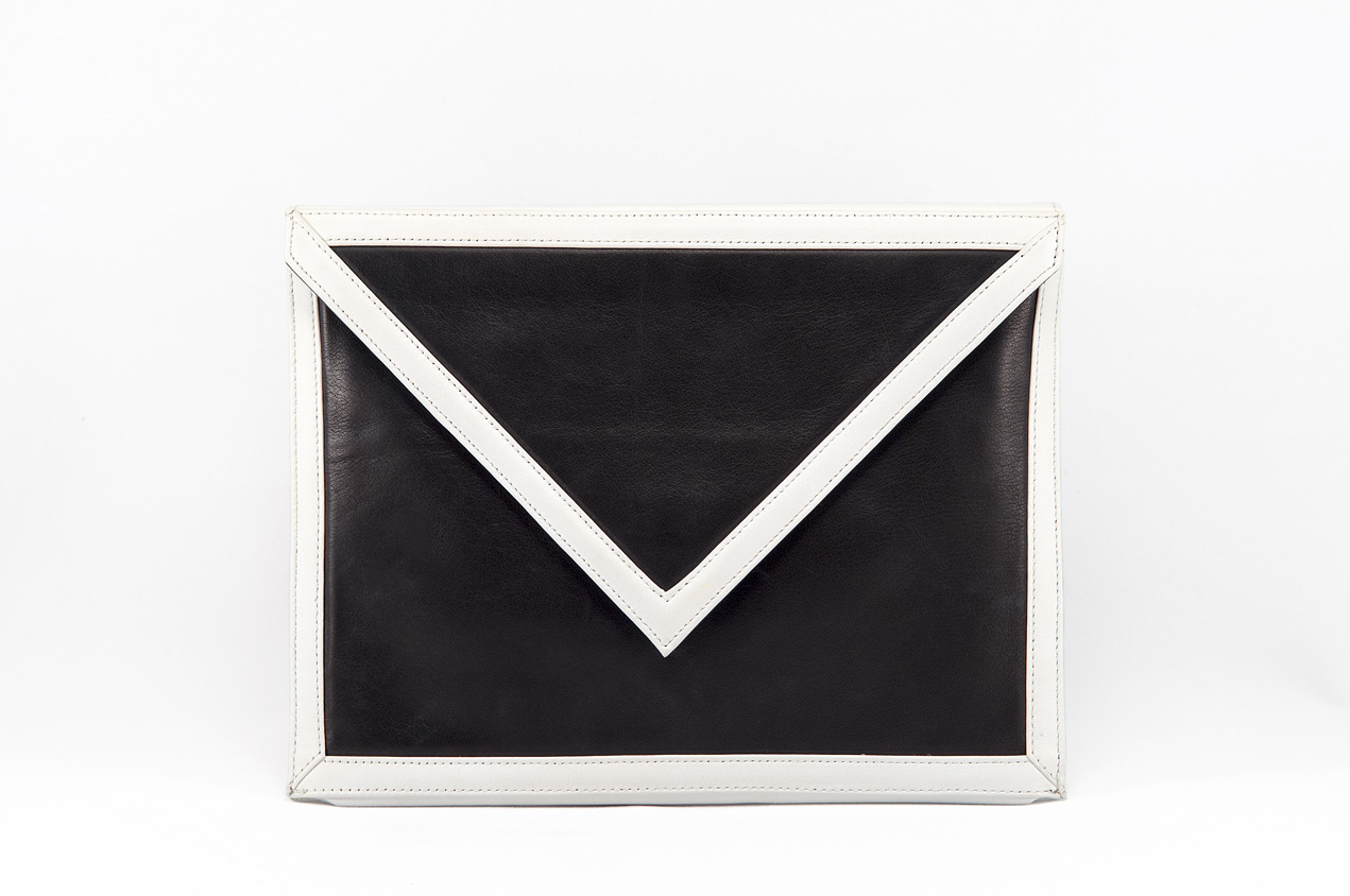 SS14---Greenwich-Clutch---Black-White---Front