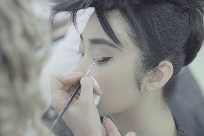 CHANEL 2014 15 Fall/Winter Haute Couture Show Backstage Makeup