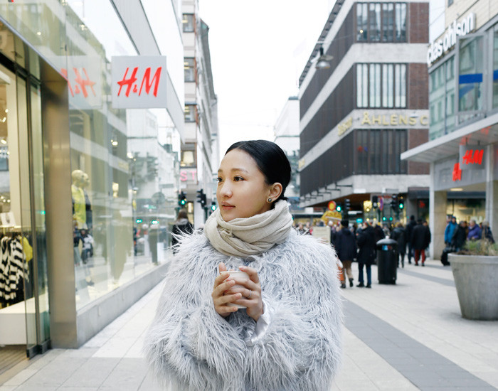 Zhou Xun Visits H&M Headquarters in Support of Sustainable Fashion