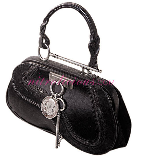 Small Bags & Clutches 